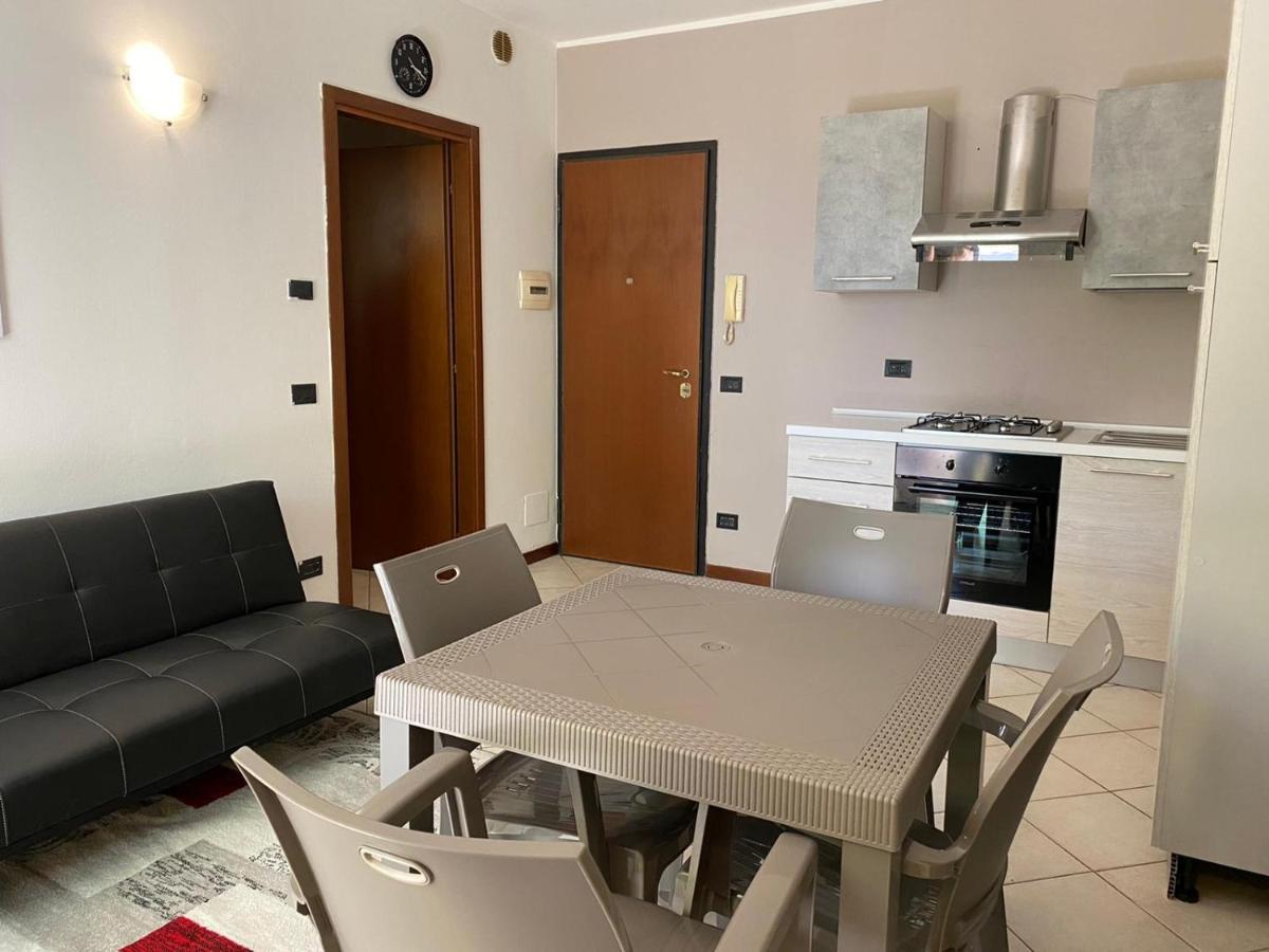 Appartamento Il Faro Con Giardino In Residence Con Piscina Desenzano del Garda Buitenkant foto