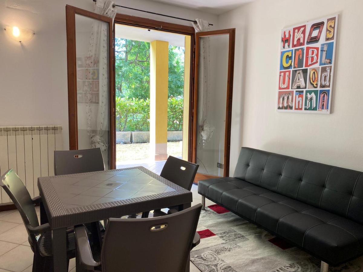 Appartamento Il Faro Con Giardino In Residence Con Piscina Desenzano del Garda Buitenkant foto