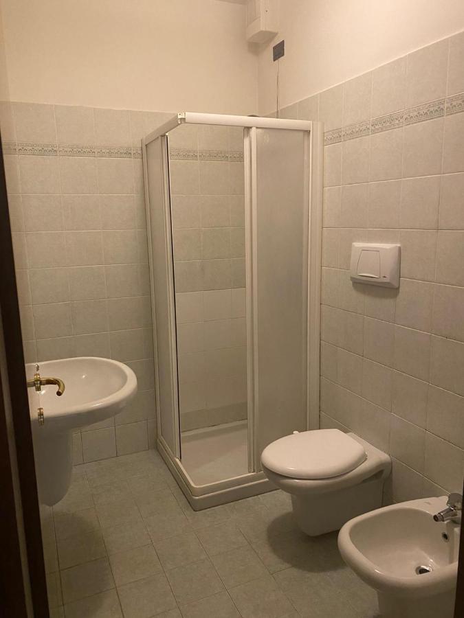 Appartamento Il Faro Con Giardino In Residence Con Piscina Desenzano del Garda Buitenkant foto