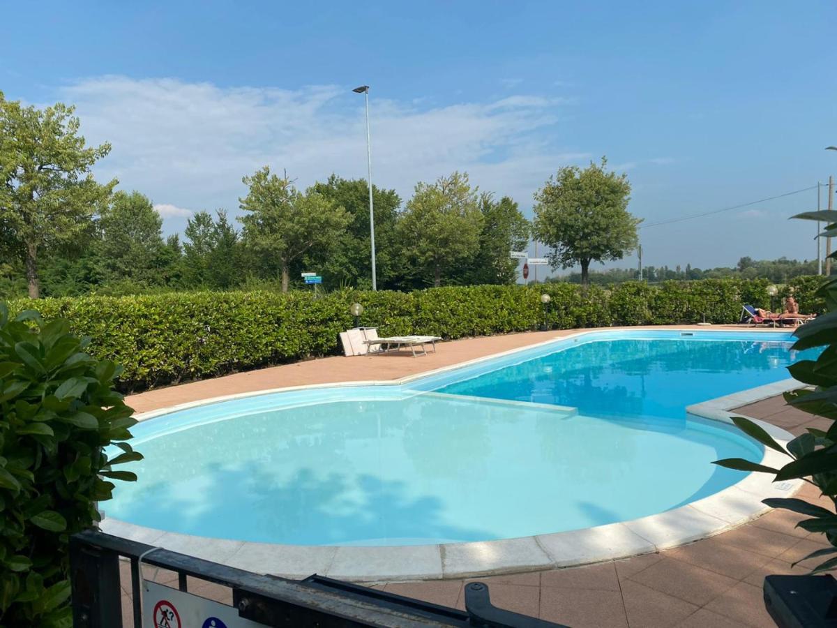 Appartamento Il Faro Con Giardino In Residence Con Piscina Desenzano del Garda Buitenkant foto